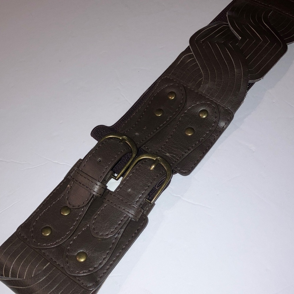 Double Buckle Adjustable‎ Brown Belt -faux leather and elastic M/L